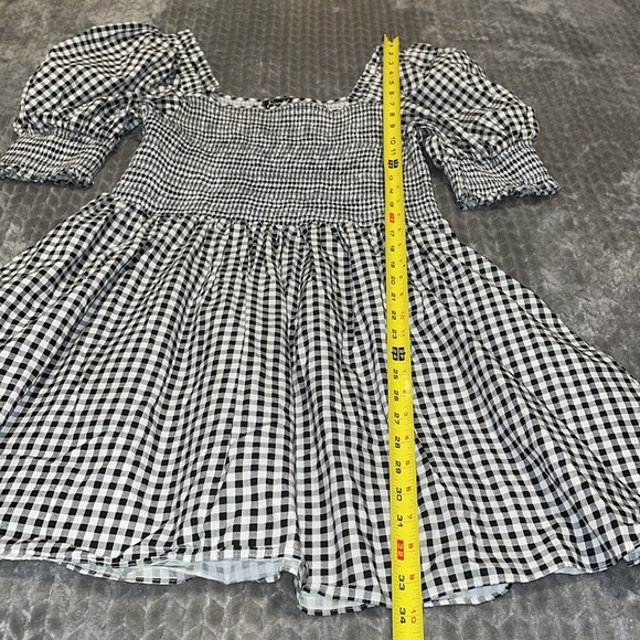 Everlily Black and White Gingham Dress.  Elastic bodice. Short puffy sleeves. XL - Picture 5 of 7